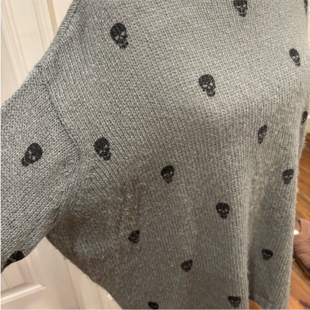 Mini Skull Crewneck - Picture 9 of 9